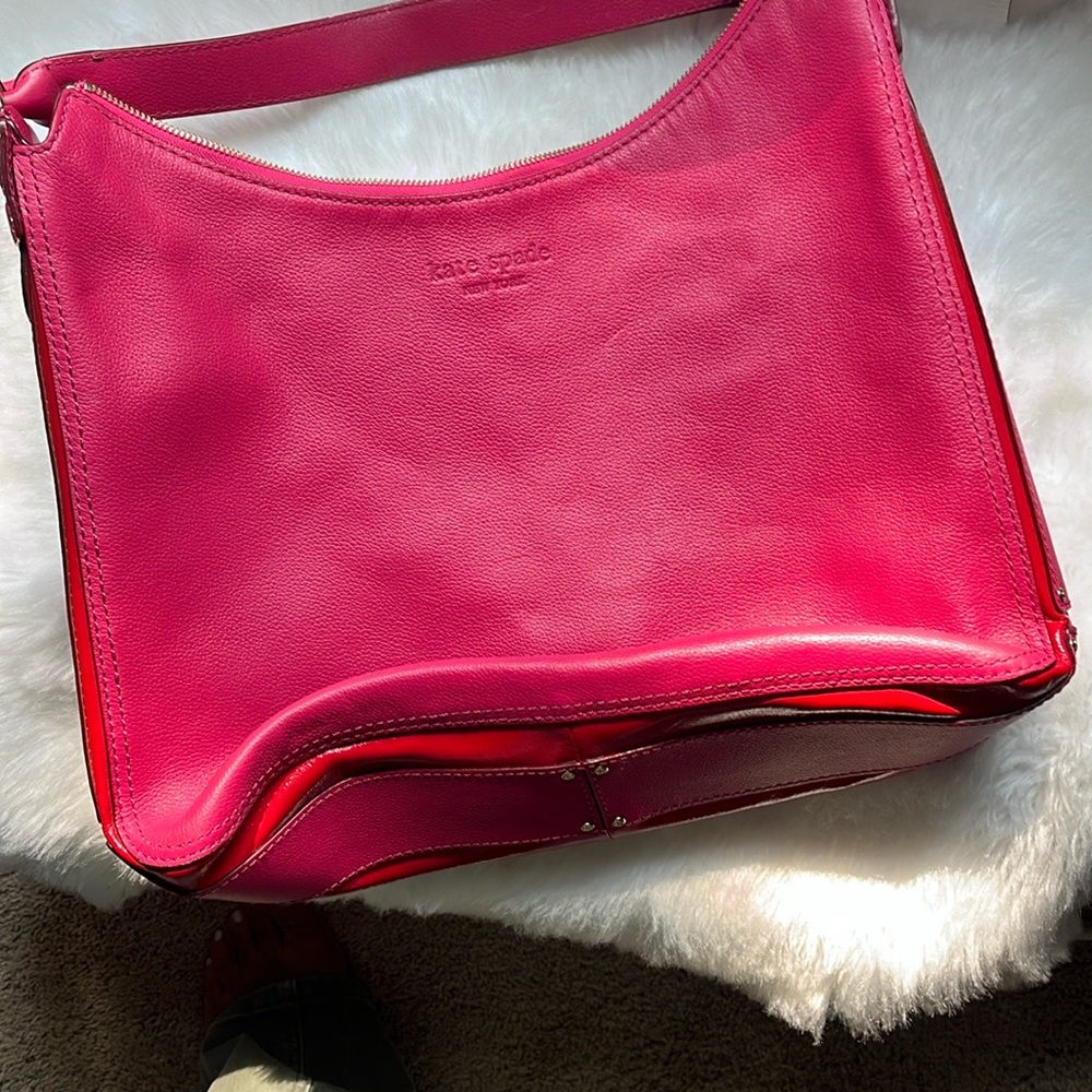 Kate Spade Pink Shoulder Bag with Sleek Design